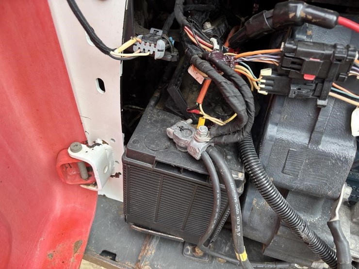 2015-bobcat-t770-image-31