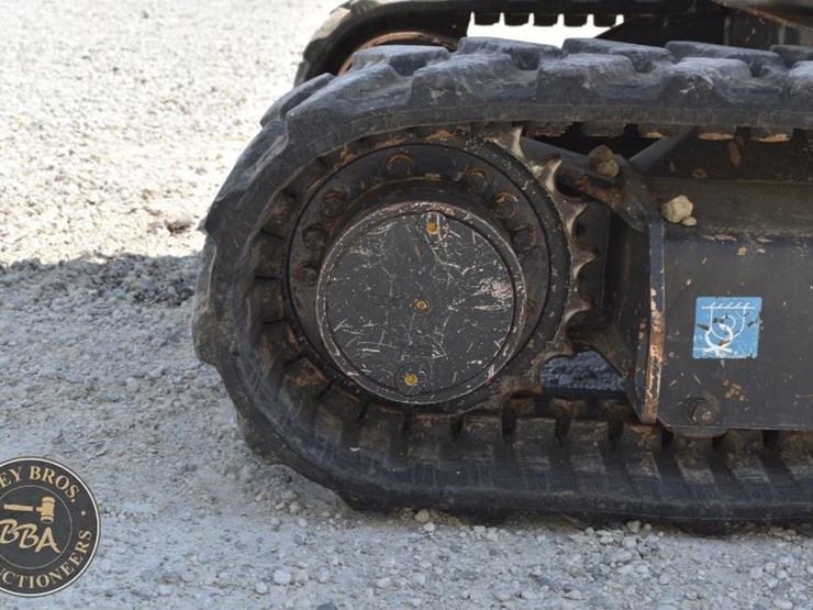2020-deere-26g-image-41