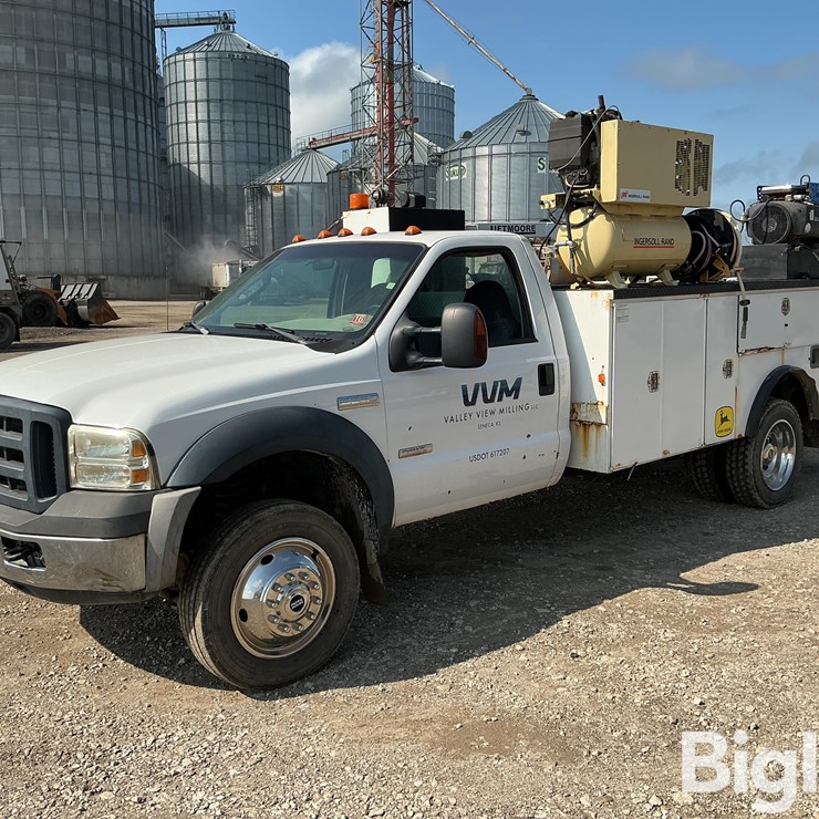 2006 FORD F550 XL