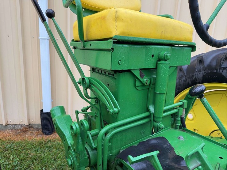 john-deere-520-image-26