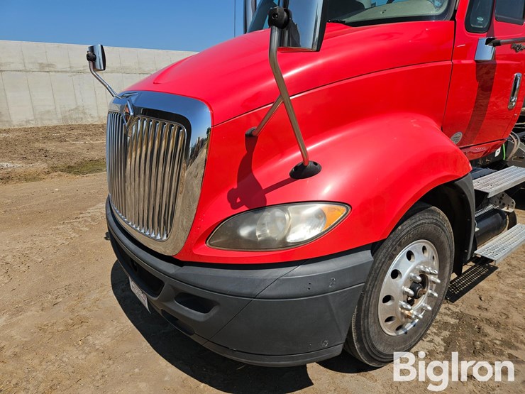 2013-international-prostar-image-9