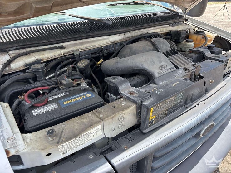 2005-ford-350-image-9