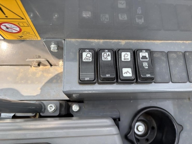 2026-takeuchi-tb235-2-image-34