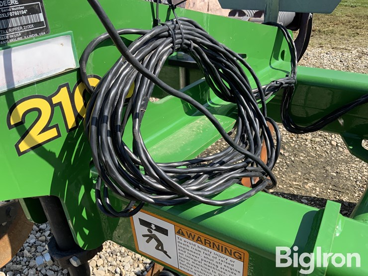 2015-john-deere-5-image-11