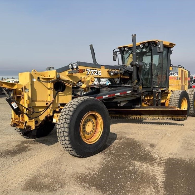 2009 DEERE 772G