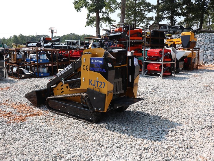 #1078-•-skid-steer-loader-kjt27-image-3
