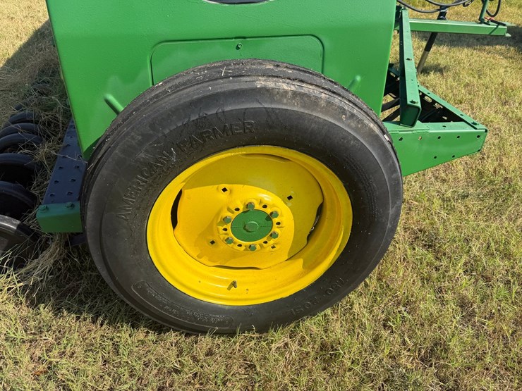 john-deere-8000-image-8
