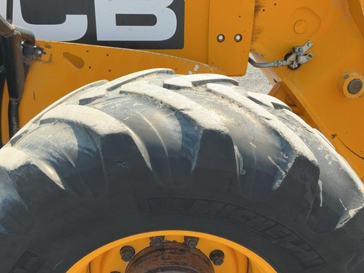2012-jcb-550-image-61