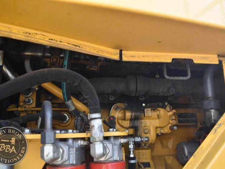 2019-deere-744kii-image-39