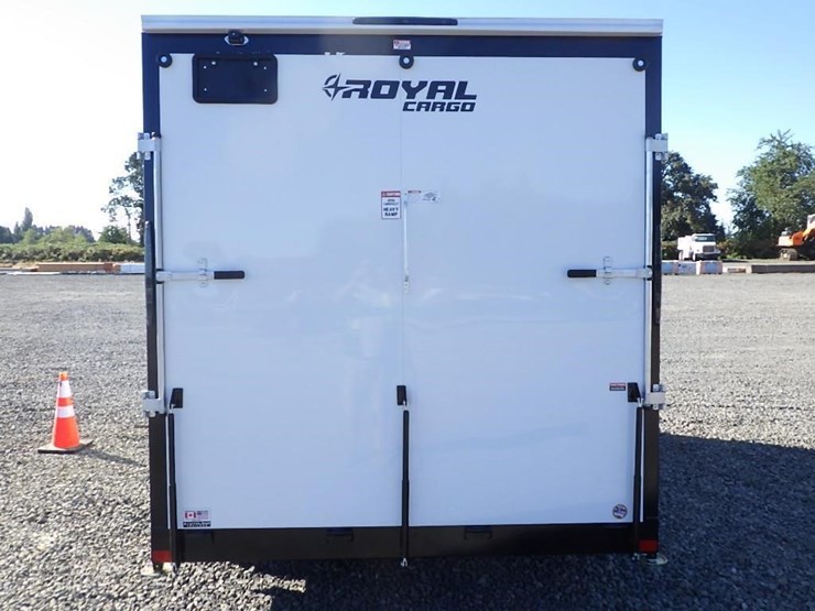 2027-royal-lcht35-7.516v-86-t/a-enclosed-trailer-image-4