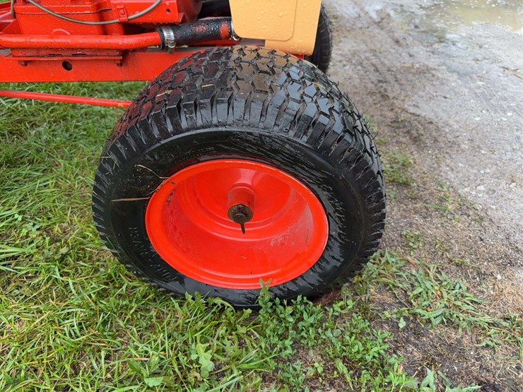 case-130-garden-tractor-image-9