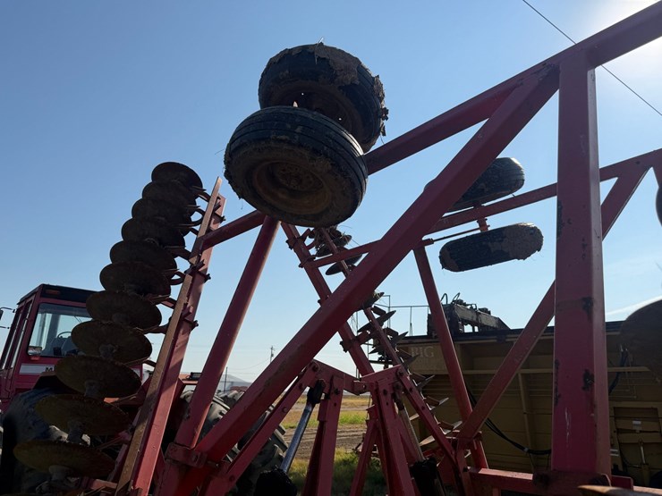 massey-ferguson-820-image-24