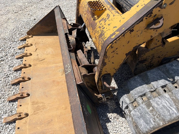 2012-caterpillar-279c2-image-11