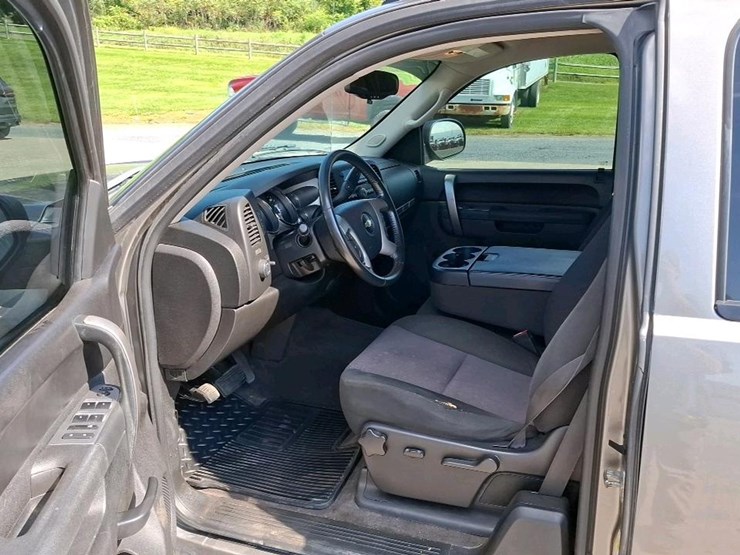 2013-chevrolet-1500-image-12
