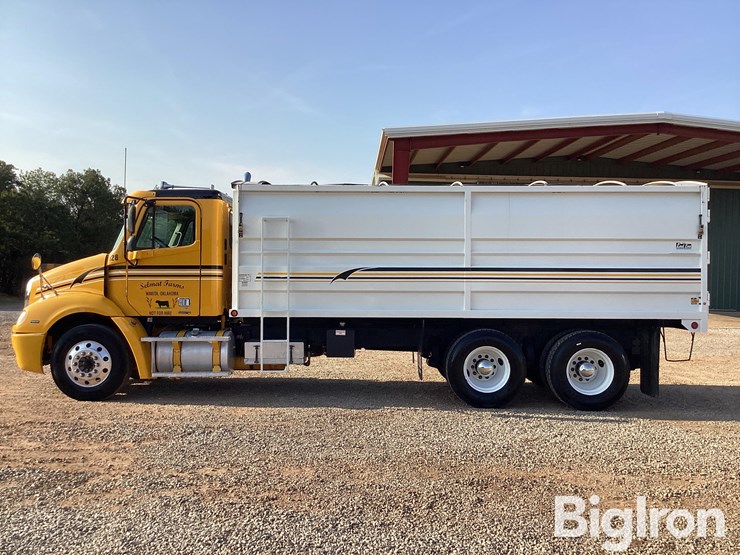 2007-freightliner-columbia-112-image-8