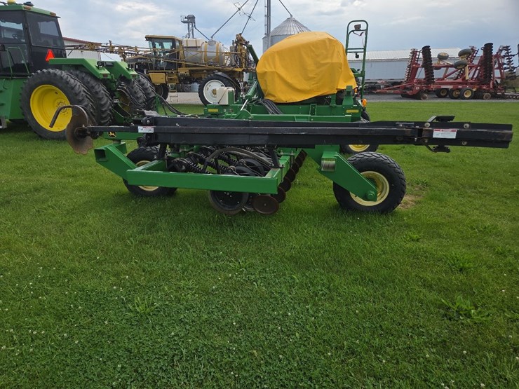 john-deere-1690-image-34