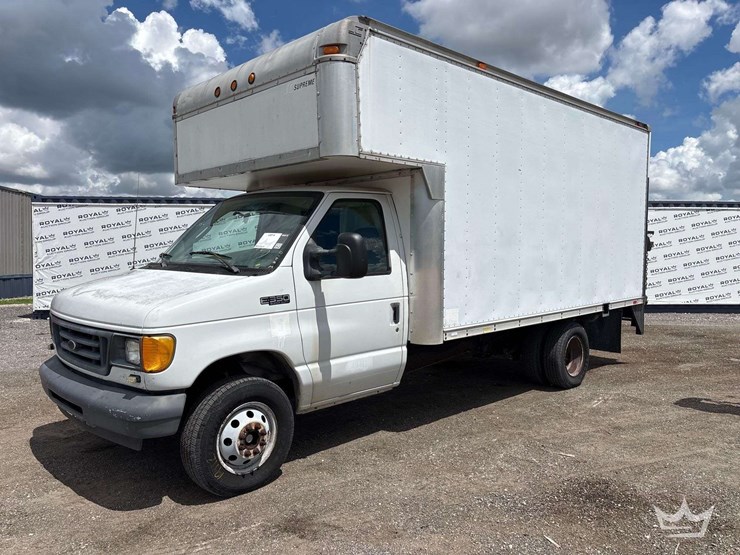 2005-ford-350-image-1