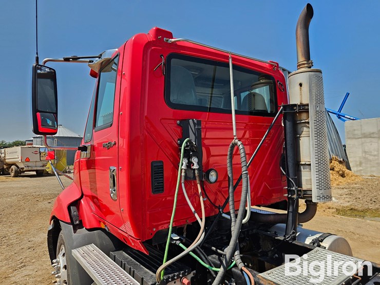 2013-international-prostar-image-19