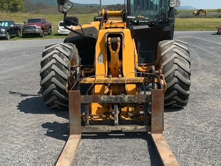 2012-jcb-550-image-9