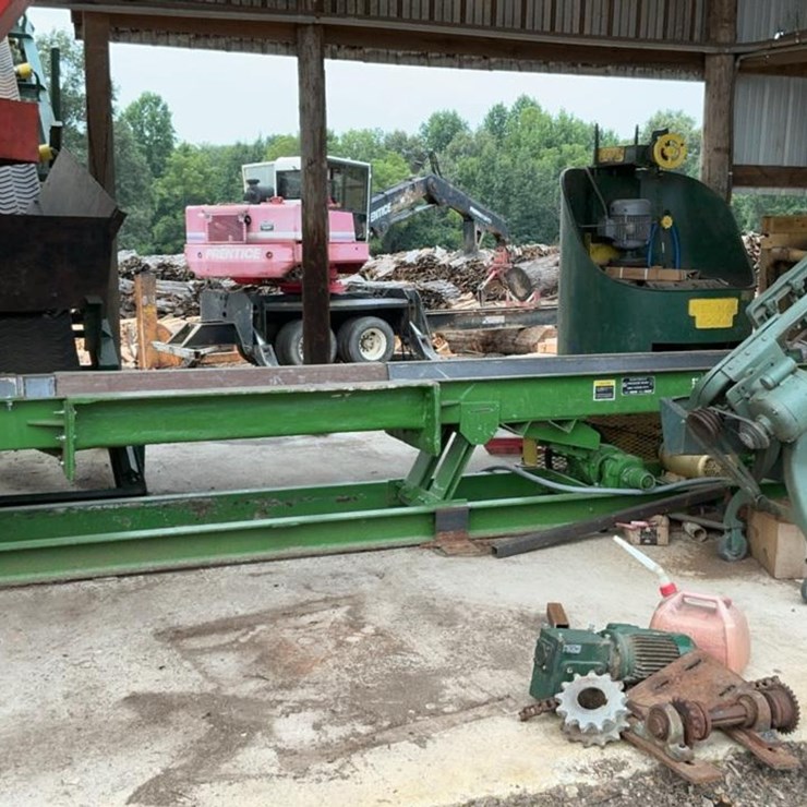 #152 • Precision Husky 16FT Vibrating Conveyor