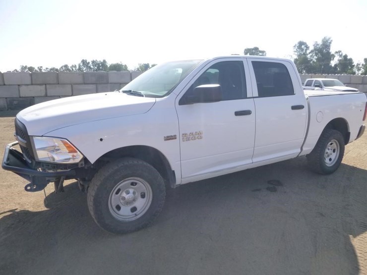 2016-dodge-1500-image-2