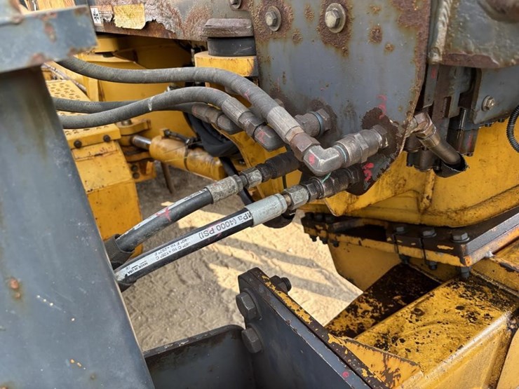 2009-deere-772g-image-30