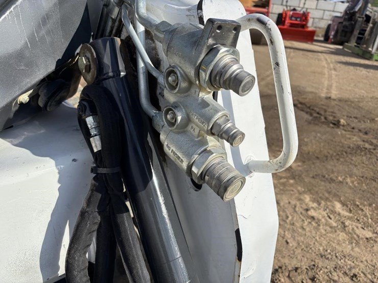 2020-bobcat-t450-image-15