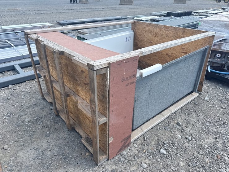 #4379-•-unused-shower-&-tub-insert-inv#-48117-image-3