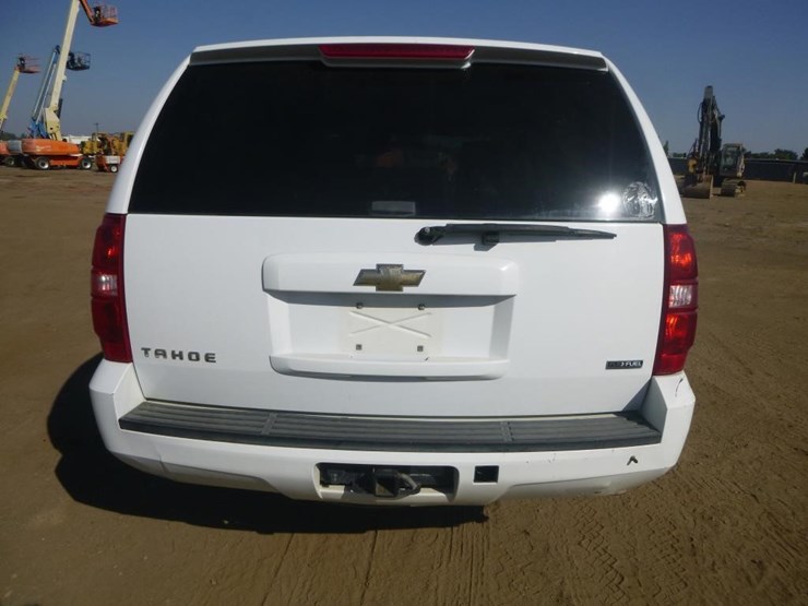 2009-chevrolet-tahoe-image-24