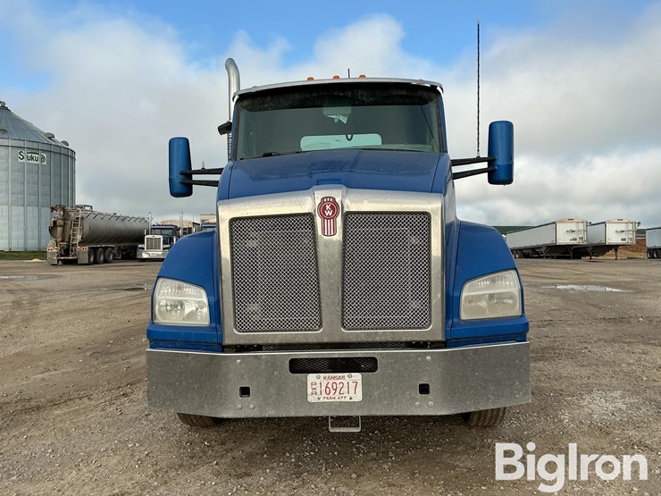 2019-kenworth-t880-image-2