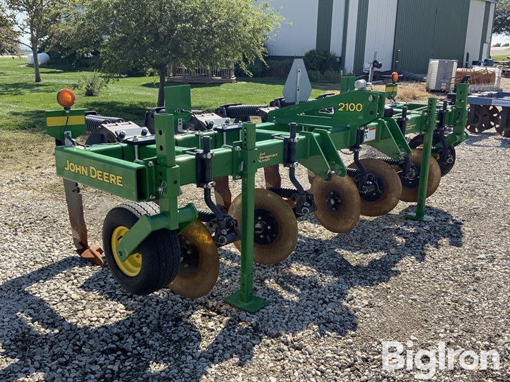 2015-john-deere-5-image-3
