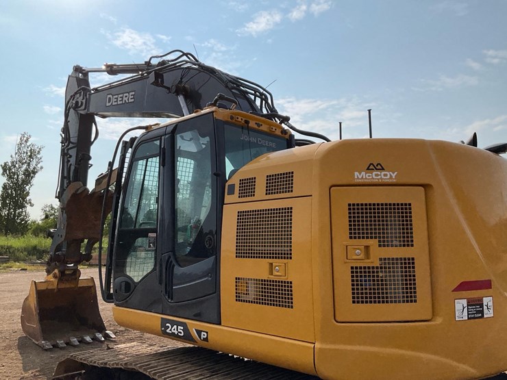 2023-john-deere-245-image-43