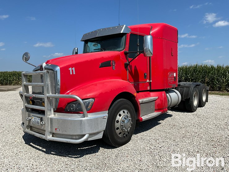 2012-kenworth-t660-image-1