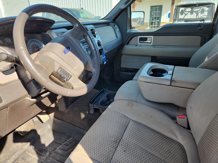 2010-ford-f150-xlt-image-28