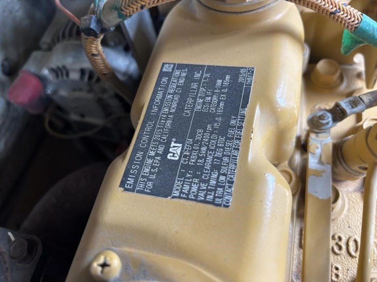 2015-caterpillar-303e-hydraulic-excavator-image-52