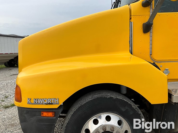2003-kenworth-t600-image-15