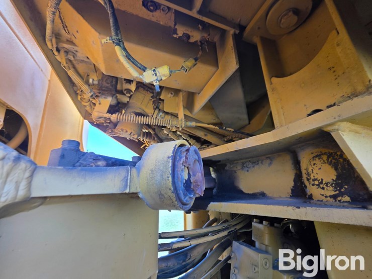 deere-444g-image-13