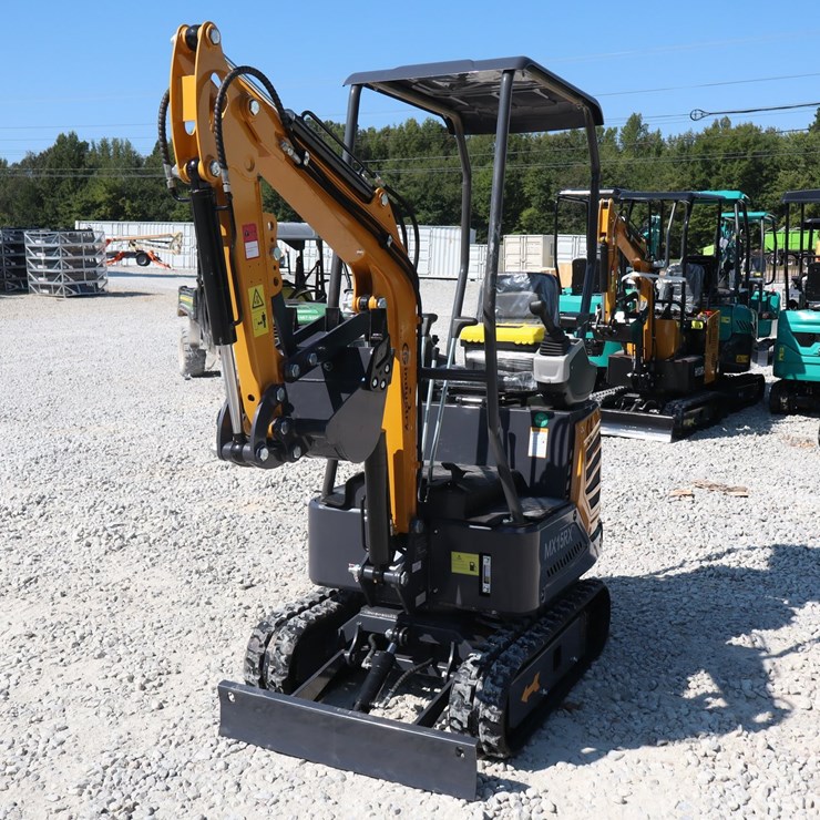 #1493 • MINI EXCAVATOR-MX15RX