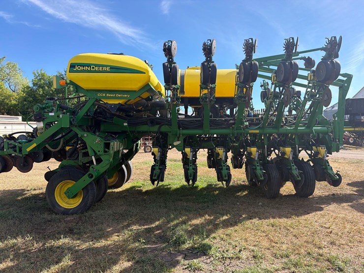 john-deere-1790-image-6