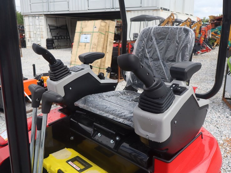 #1084-•-mini-excavator--sdee22-image-12