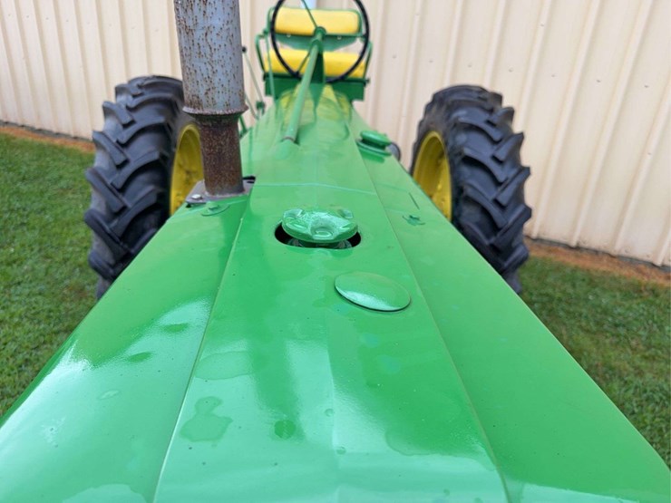 john-deere-520-image-10