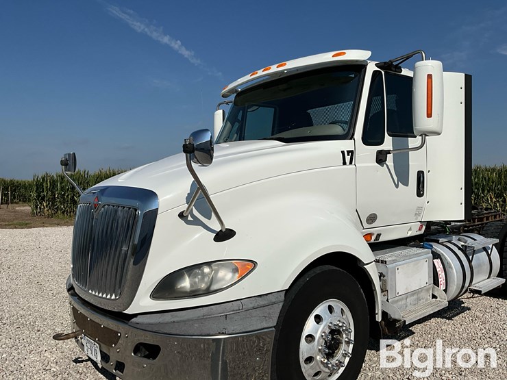 2017-international-prostar-image-9