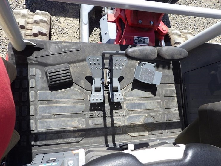 takeuchi-tb335r-image-39