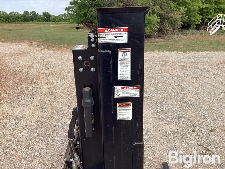 danuser-sm40-skid-steer-post-driver-image-10
