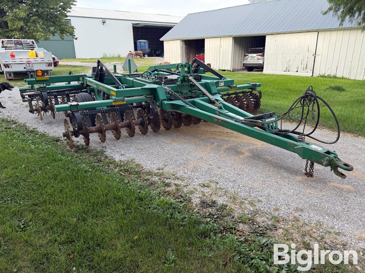 great-plains-1500tt-image-3