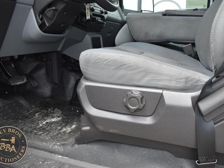 2020-ford-f650-image-27