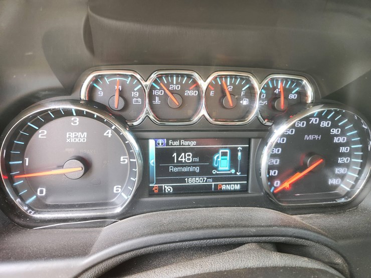 2015-chevrolet-tahoe-lt-image-40