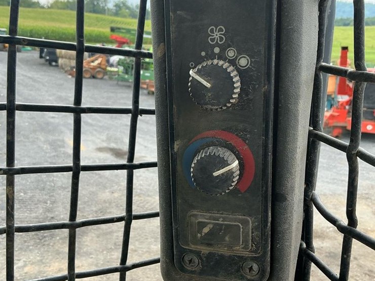2005-john-deere-540-image-32