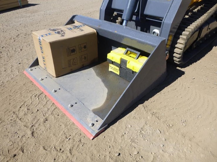 2026-derette-xc1100-skid-steer-track-loader-image-7