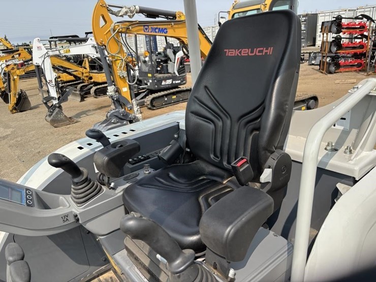 2026-takeuchi-tb235-2-image-26